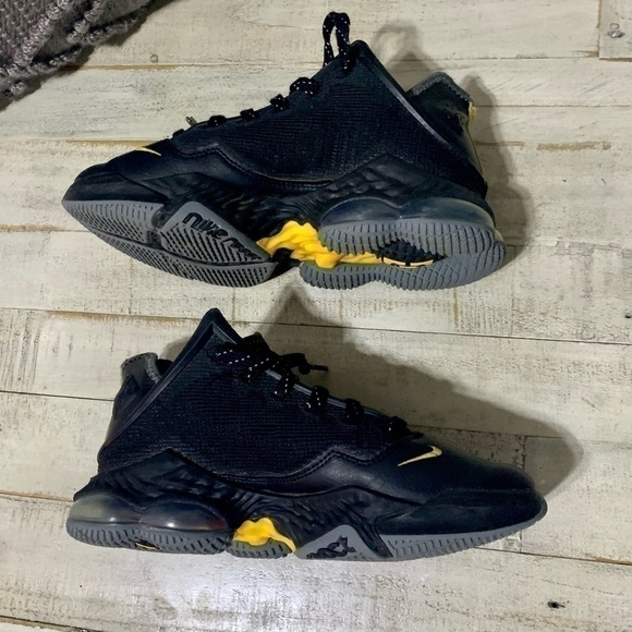 Nike Black and Yellow Men's Shoes - Picture 2 of 8